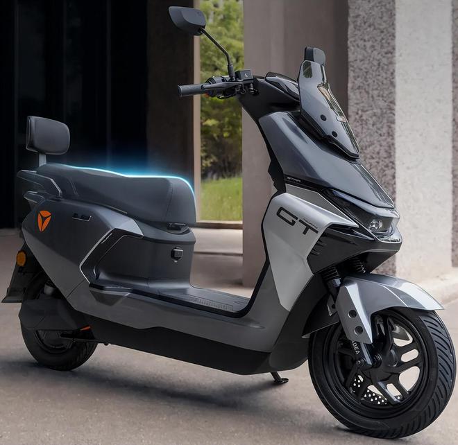 雅迪、台铃发布新款电摩标配TCS防侧滑、陡坡缓降适合跑长途(图4)