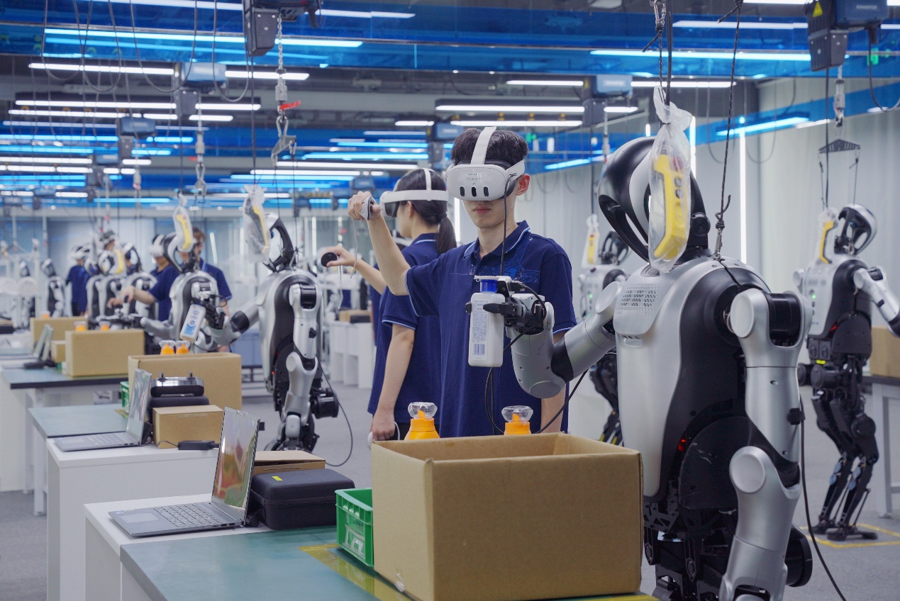 赋能机器人基模型!北京人形机器人训练场投用推动具身智能产业标准化(图4)