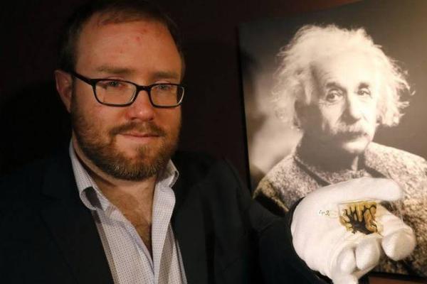 美女和男生一起努力坤坤真是太励志了希望他们能取得更好的成绩