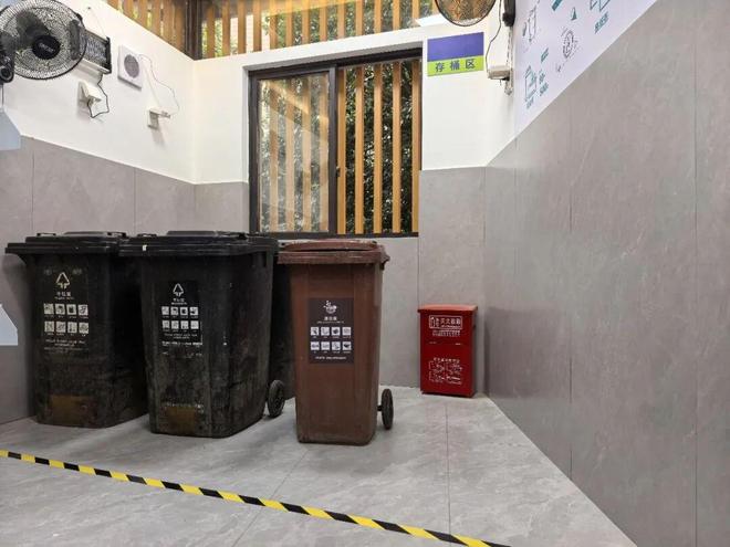 告别踮脚捂鼻!居民:扔垃圾成了舒心事(图4)