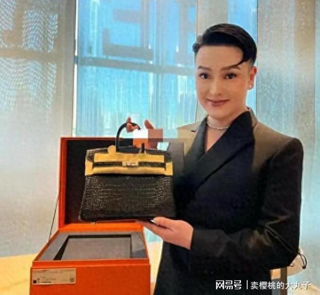 人民日报怒批炫富偷税749万跑国外现又割内地韭菜(图5)