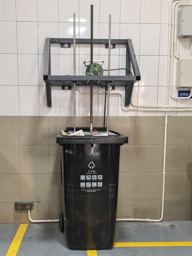 压缩、换桶、投放……新泾八村小区来了位“好帮手”(图4)