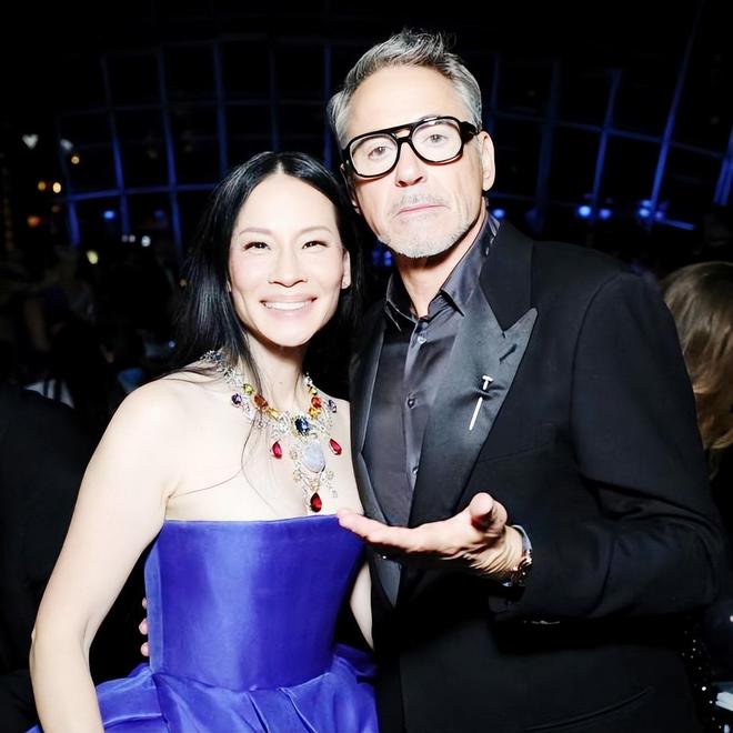 钢铁侠是宠妻狂魔从瘾君子到千面影帝别墅飞机苏珊成熟风穿搭(图7)