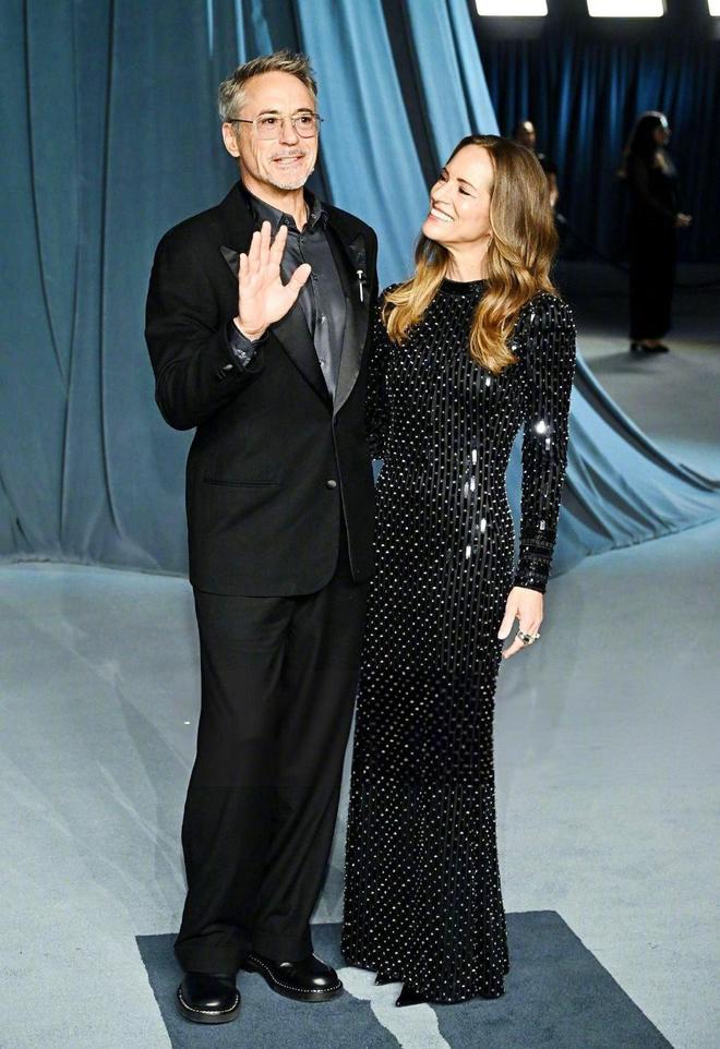 钢铁侠是宠妻狂魔从瘾君子到千面影帝别墅飞机苏珊成熟风穿搭(图14)