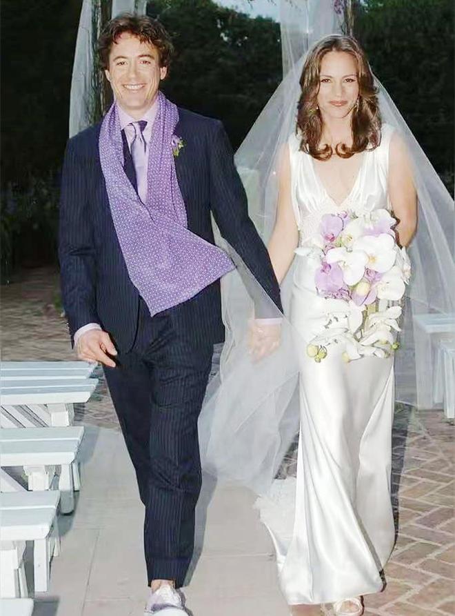 钢铁侠是宠妻狂魔从瘾君子到千面影帝别墅飞机苏珊成熟风穿搭(图5)