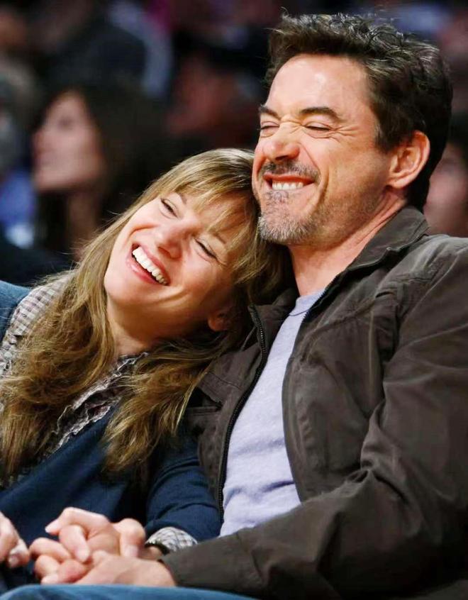 钢铁侠是宠妻狂魔从瘾君子到千面影帝别墅飞机苏珊成熟风穿搭(图18)