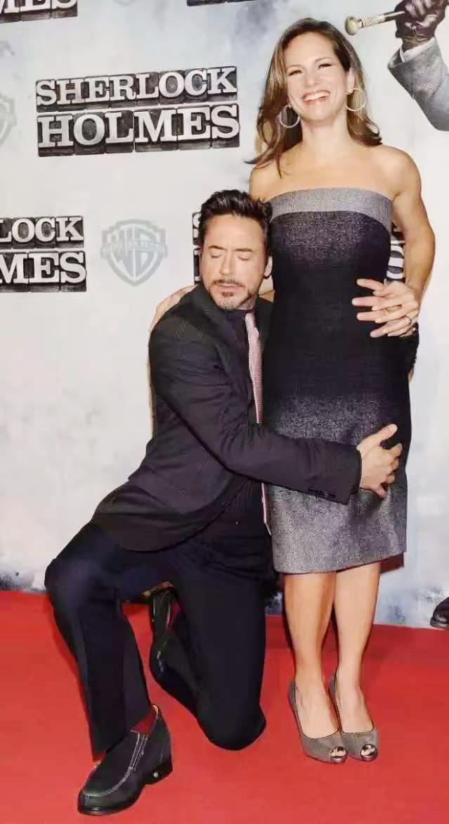 钢铁侠是宠妻狂魔从瘾君子到千面影帝别墅飞机苏珊成熟风穿搭(图16)