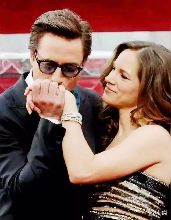 钢铁侠是宠妻狂魔从瘾君子到千面影帝别墅飞机苏珊成熟风穿搭(图27)