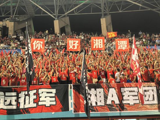 “湘超”赛场掀起垃圾分类新风尚(图4)