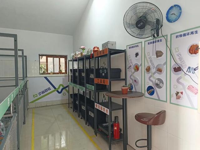 行业痛点有解了！极景智能无人驾驶垃圾清运机器人重磅下线专治“混装混运”