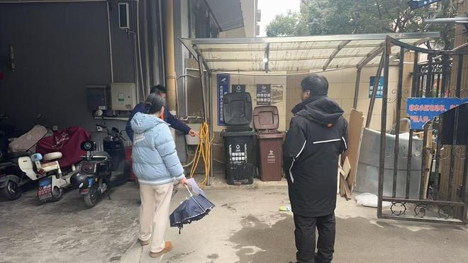临汾路街道开展居民区垃圾箱房专项检查为垃圾分类提质增效筑牢基础