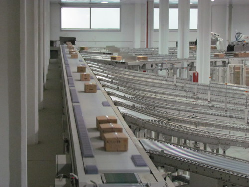 欢迎光临广东松通智能科技有限公司我们专业设计生产分拣机等分拣设备竭诚为您服务!(图1)