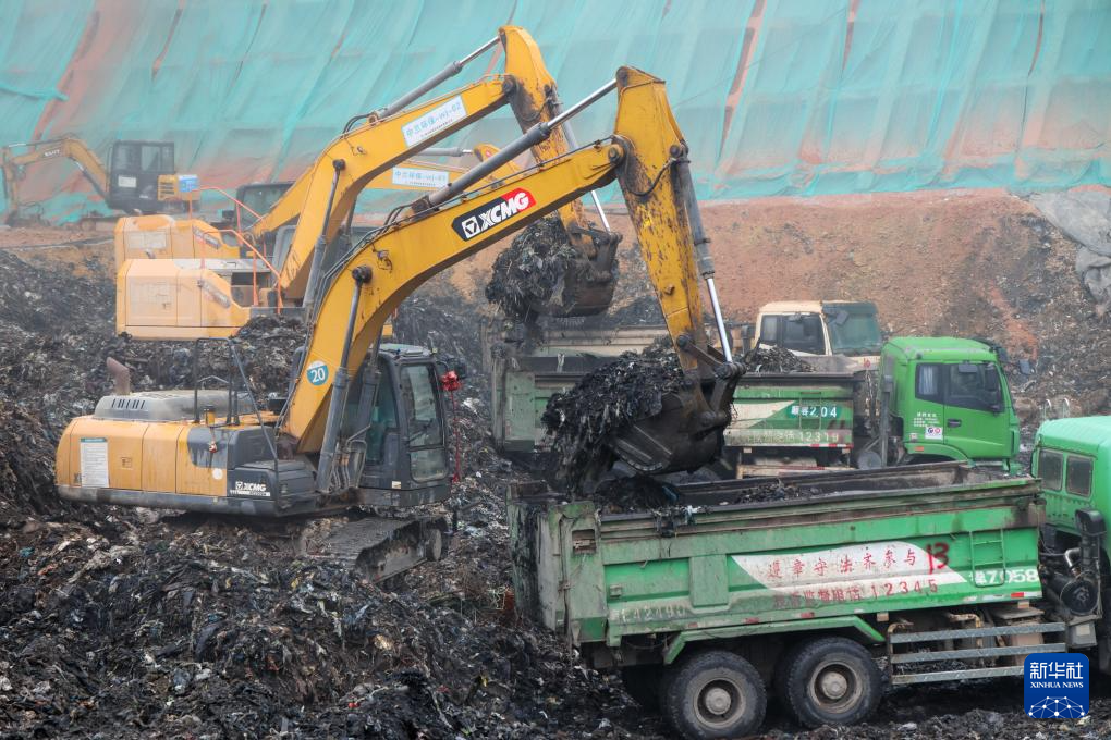 “垃圾山”挖“宝”记(图2)