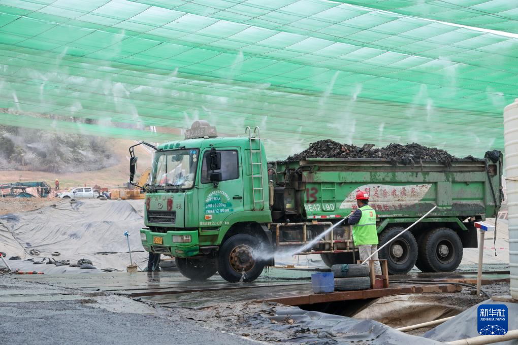 “垃圾山”挖“宝”记(图3)