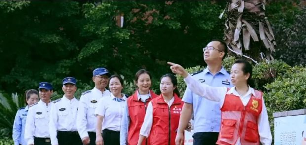 中央如何管好14亿人？答案藏在450万个网格员身上(图12)